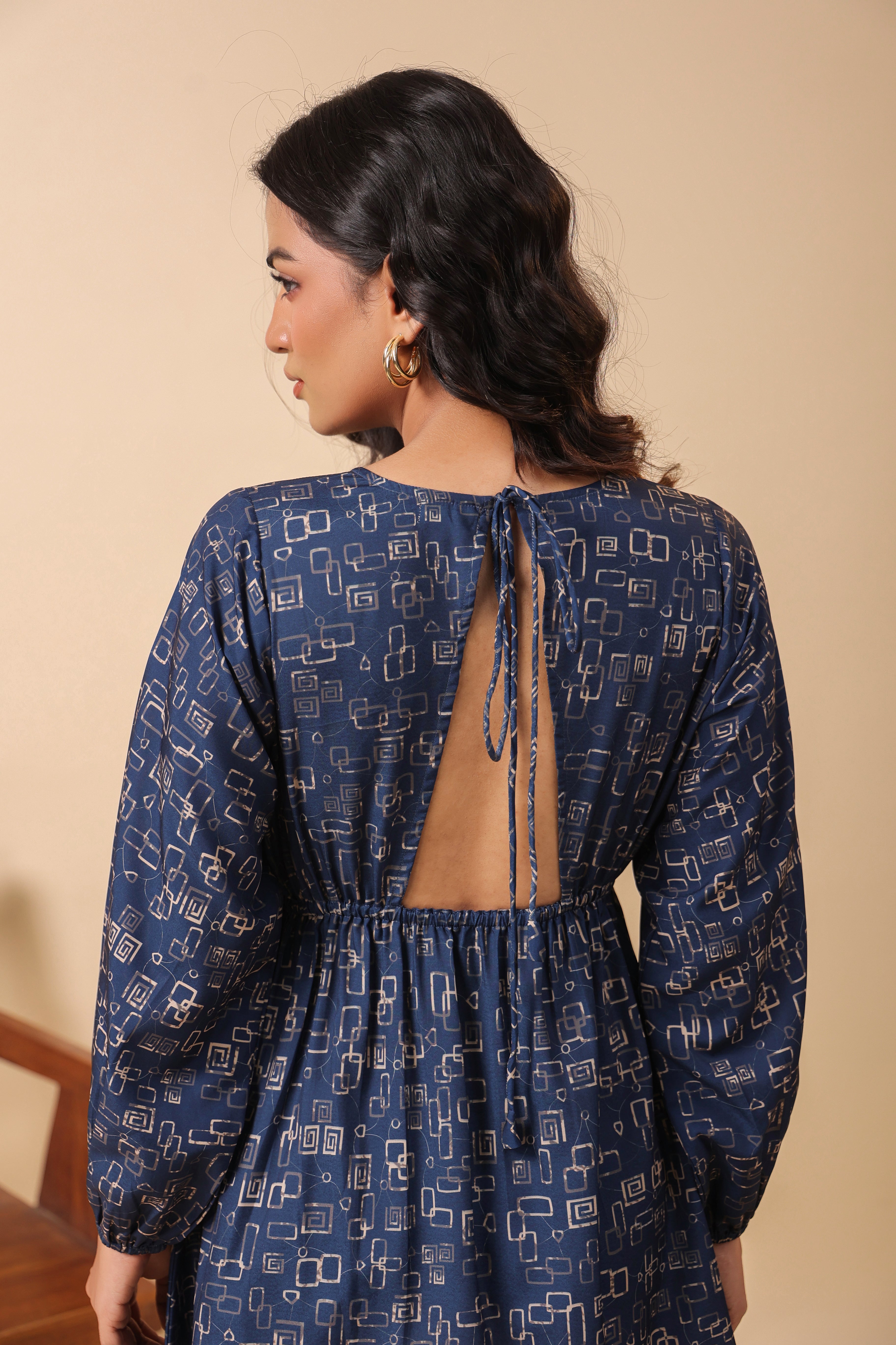 BLUE ABSTRACT PRINT BACKLESS DRESS