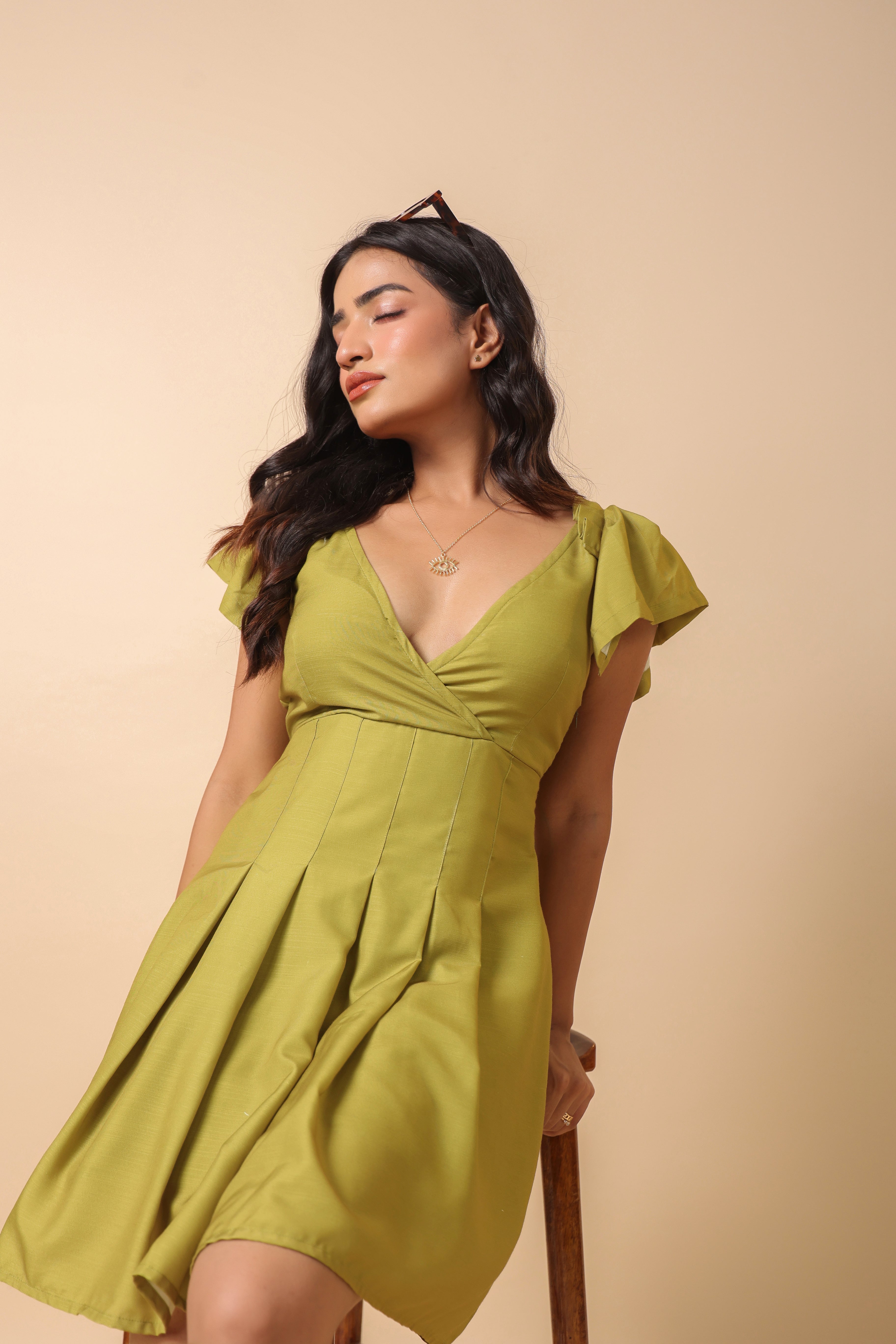 PEAR GREEN PLEATED SLEEVES DRESS