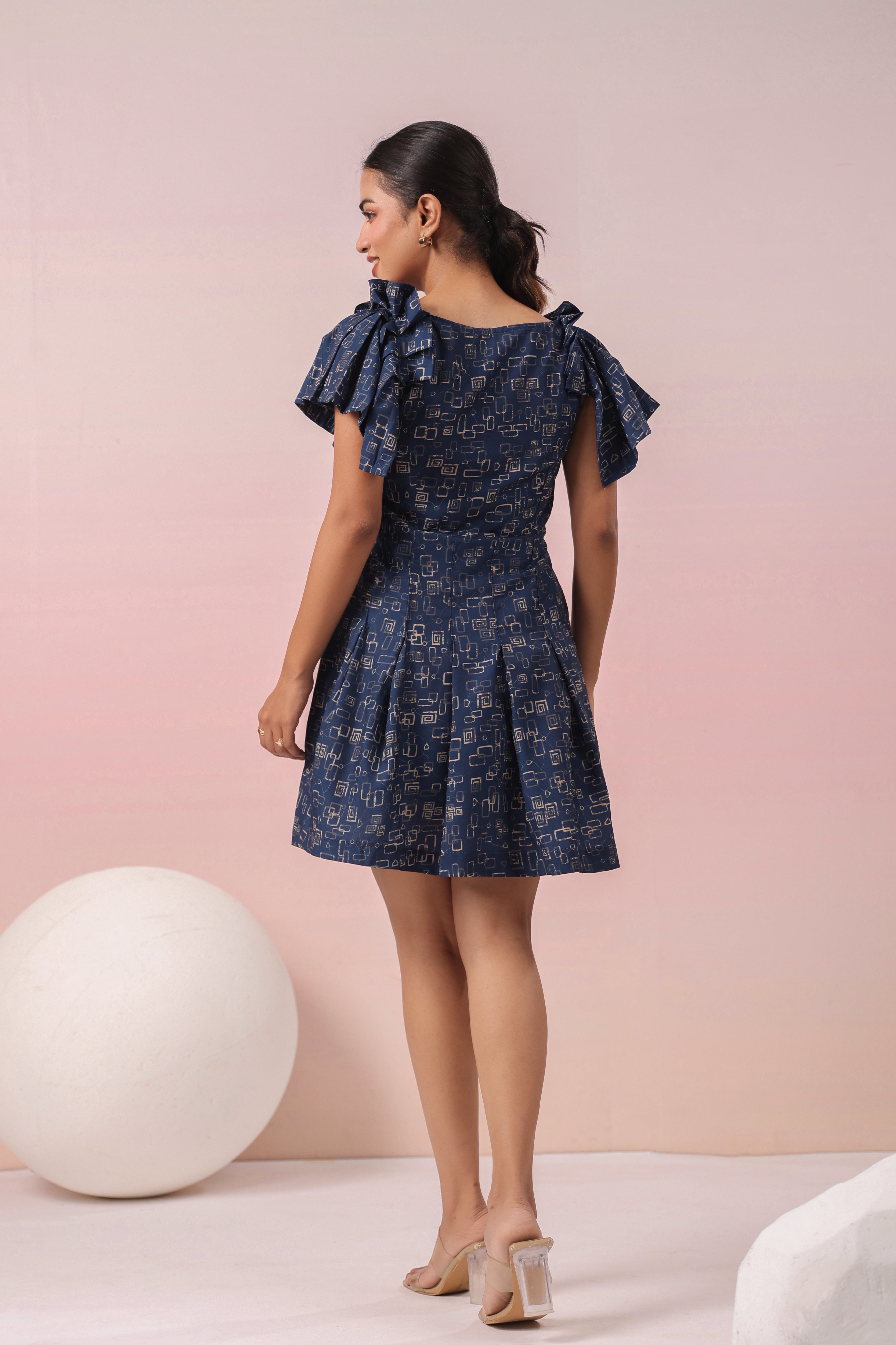 BLUE ABSTRACT PLEATED SLEEVES DRESS